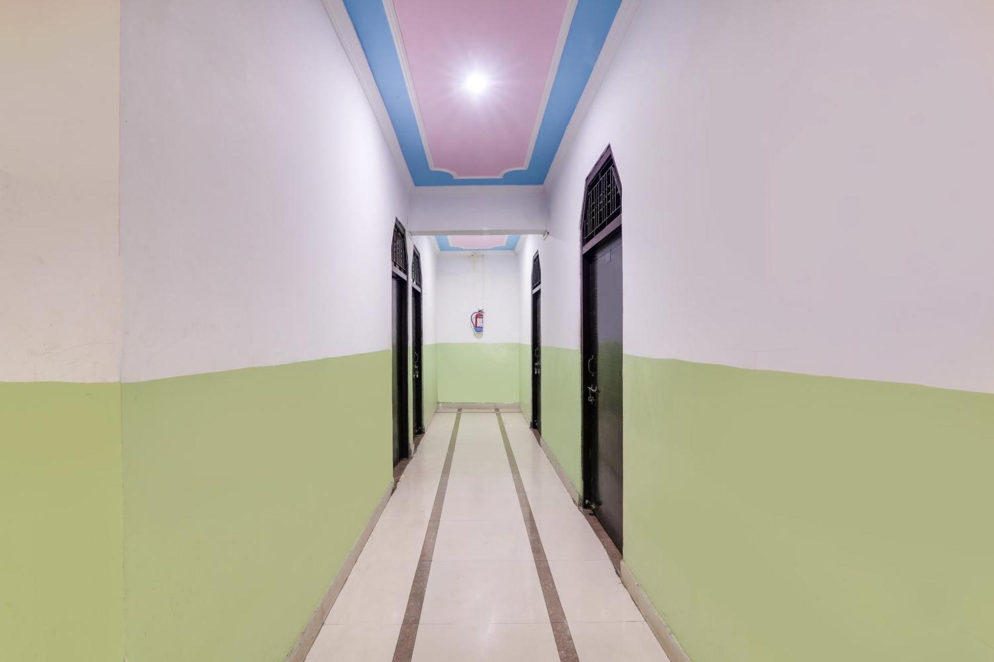 Hotel Spot On Satkar Palace 3*